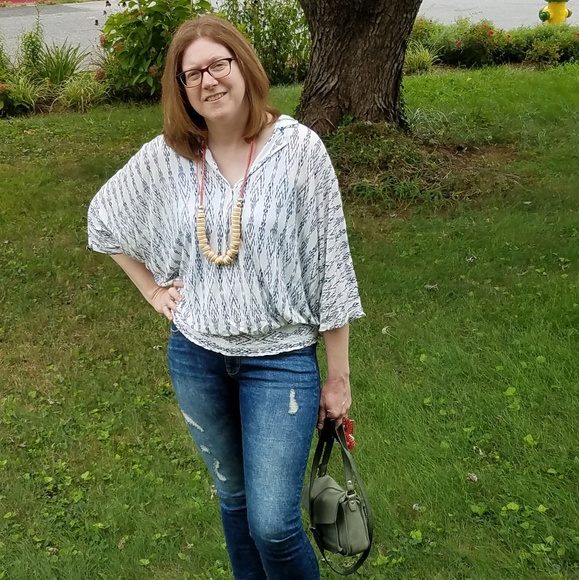 Meet the Posher - Picture 3 of 6